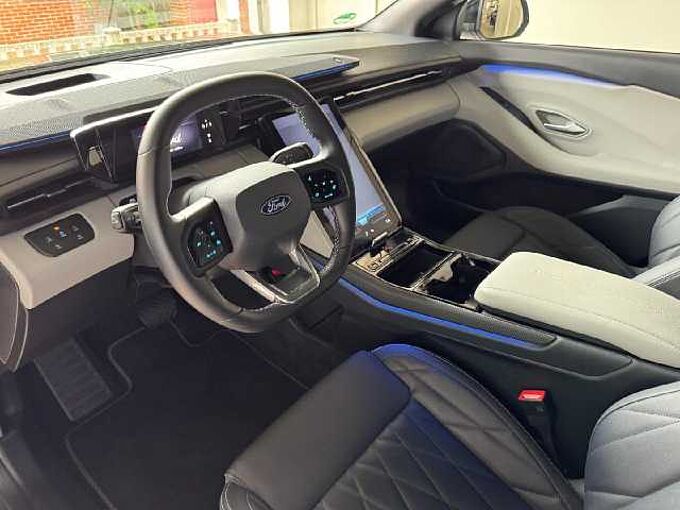 Ford Explorer Premium RWD